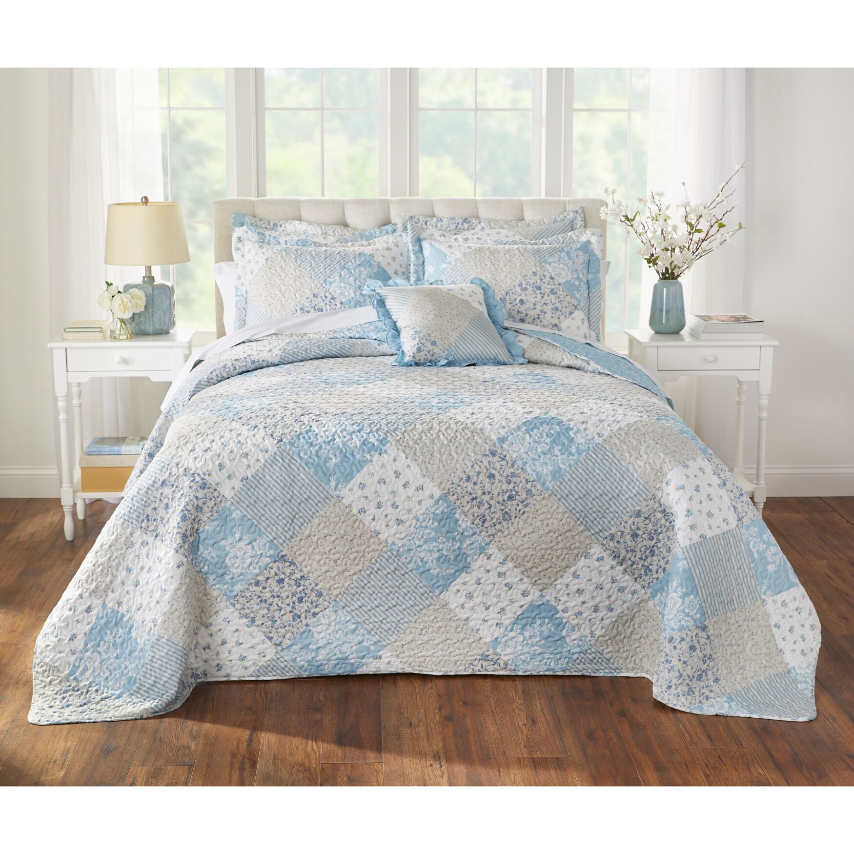 BrylaneHome Patchwork Bedspread