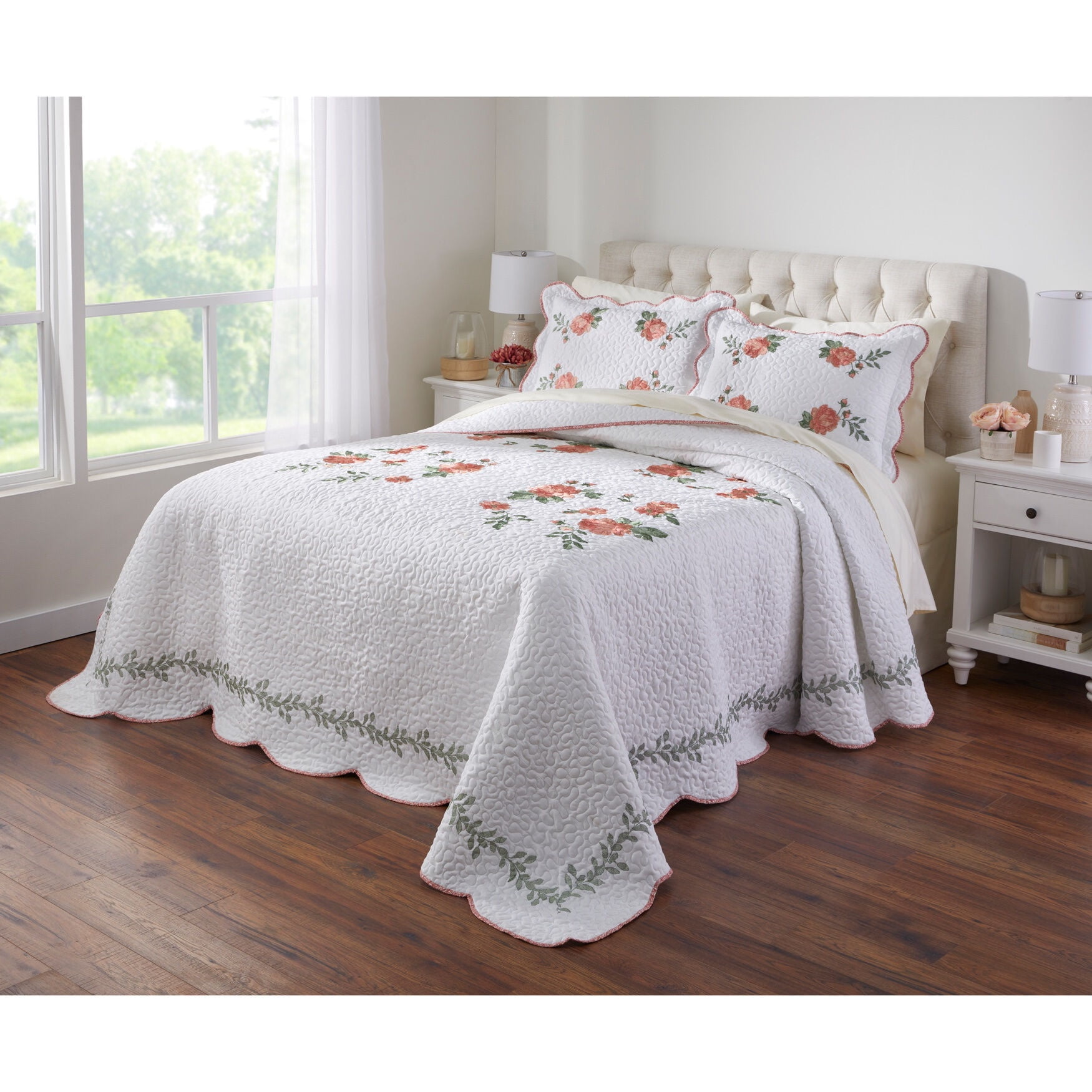 BrylaneHome Rose Bedspread