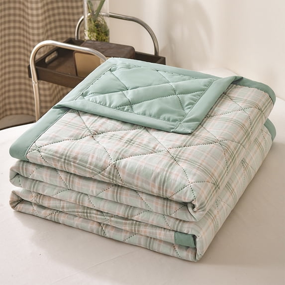 Btomtd Plaid Summer Cooling Blanket, Thin Air Conditioning Quilt, Embossed Stitching Bedding Lightweight Comforter for Home Bedroom Dorm Daily Use, 39" x 59" (Green)