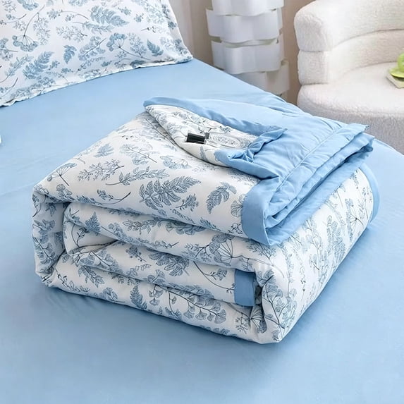 Btomtd Soft Floral Summer Cooling Blanket, Washable Air Conditioner Quilt, Thin Lightweight Comforter for Hot Sleepers, 59" x 79" (Blue)