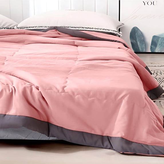 Btomtd Summer Cooling Blanket, Ice‑Feel Summer Air Conditioner Quilt, Washable Lightweight Comforter for Hot Sleepers & Night Sweaters, 39" x 55" (Pink)