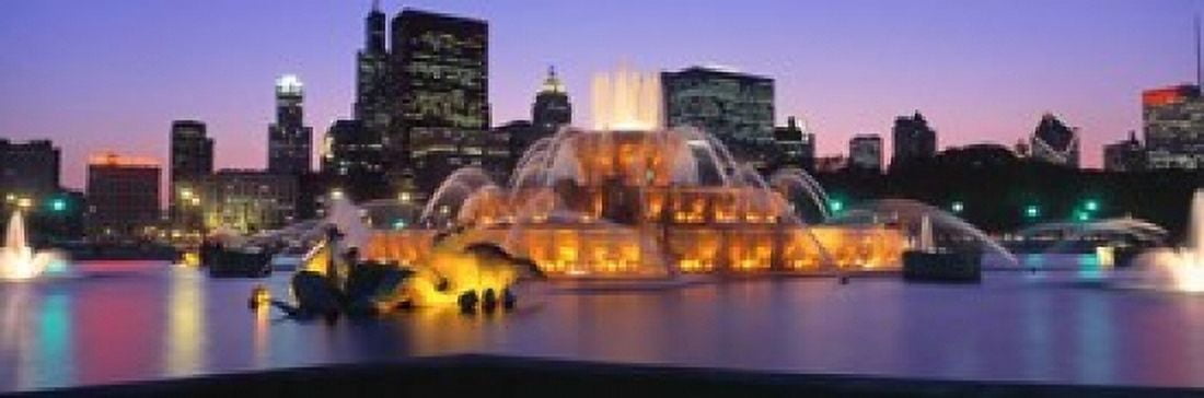 Buckingham Fountain Chicago Illinois Canvas Art - Panoramic Images (37 x 12)
