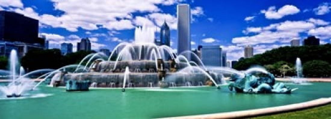 Buckingham Fountain in Grant Park Chicago Cook County Illinois USA Canvas Art - Panoramic Images (18 x 7)