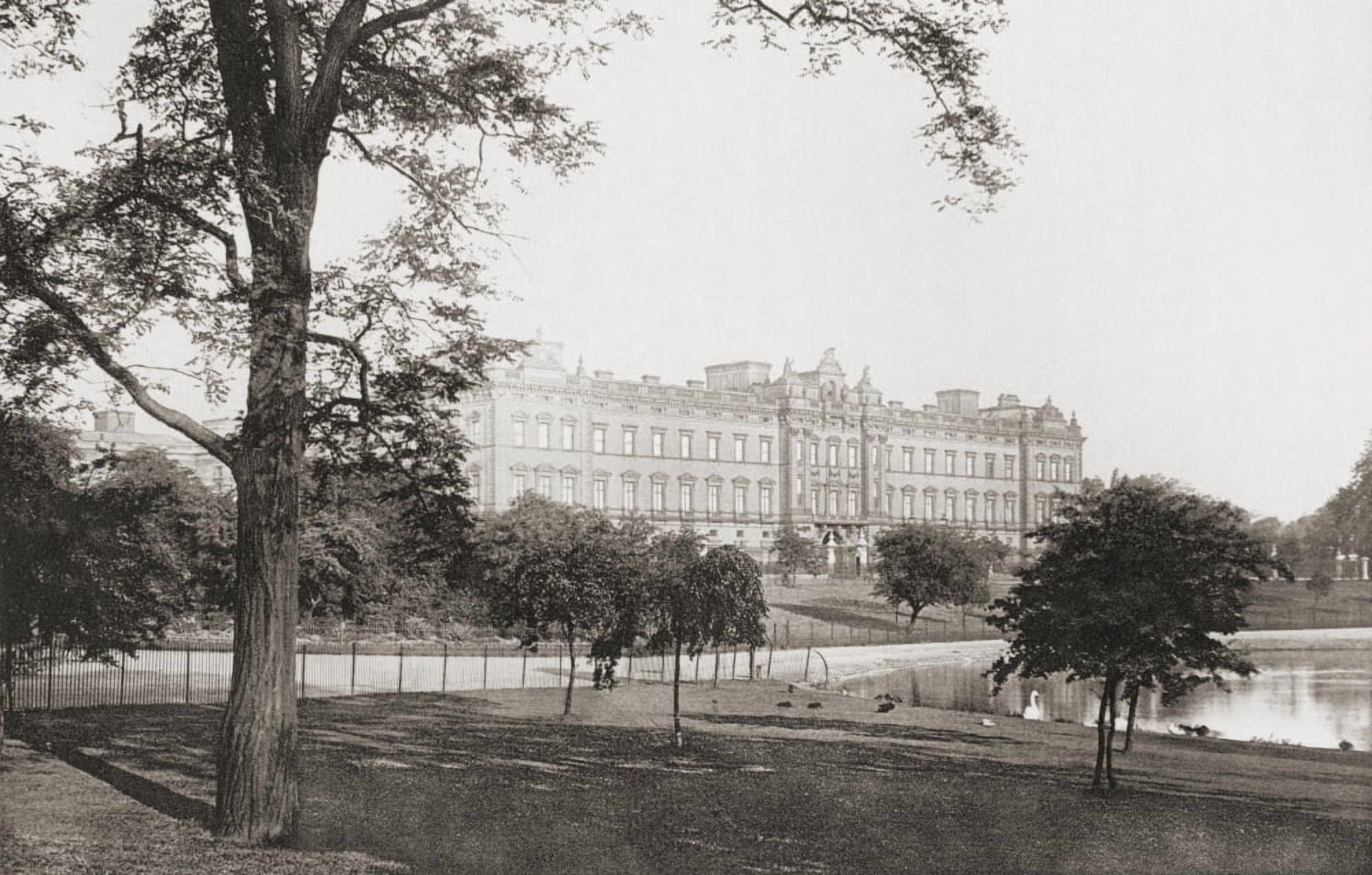 Buckingham Palace London England Seen From The Mall In The Late 19Th Century From London Historic And Social Published 1902 Canvas Art - Ken Welsh Design Pics (38 x 24)
