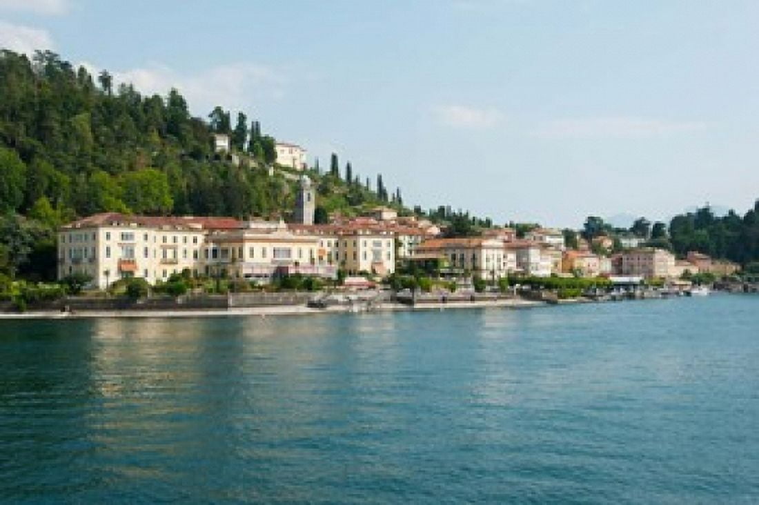Buildings in a town at the waterfront Bellagio Lake Como Lombardy Italy Canvas Art - Panoramic Images (36 x 24)