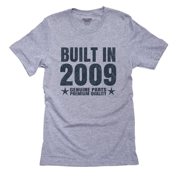 Built In 2009 - Perfect Birthday Present Gift - Vintage Men's Grey T-Shirt