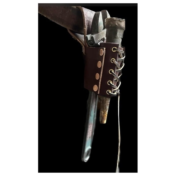 Bull Pin Wrench Holder  Heavy Duty Leather Tool Pouch for Industrial Use