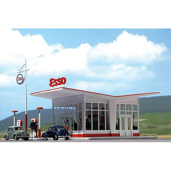 Busch HO Scale Building/Structure Kit Classic 1950s ESSO Gas/Petrol Station