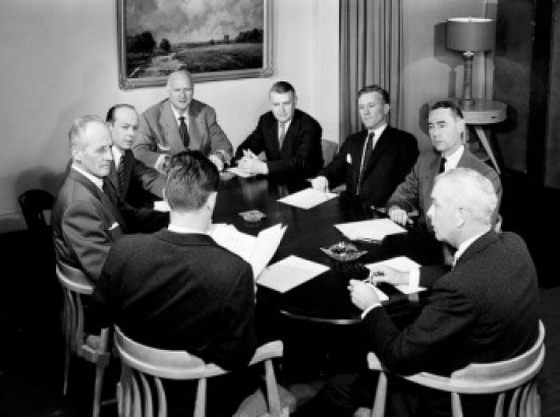 Business meeting Canvas Art - (18 x 24)