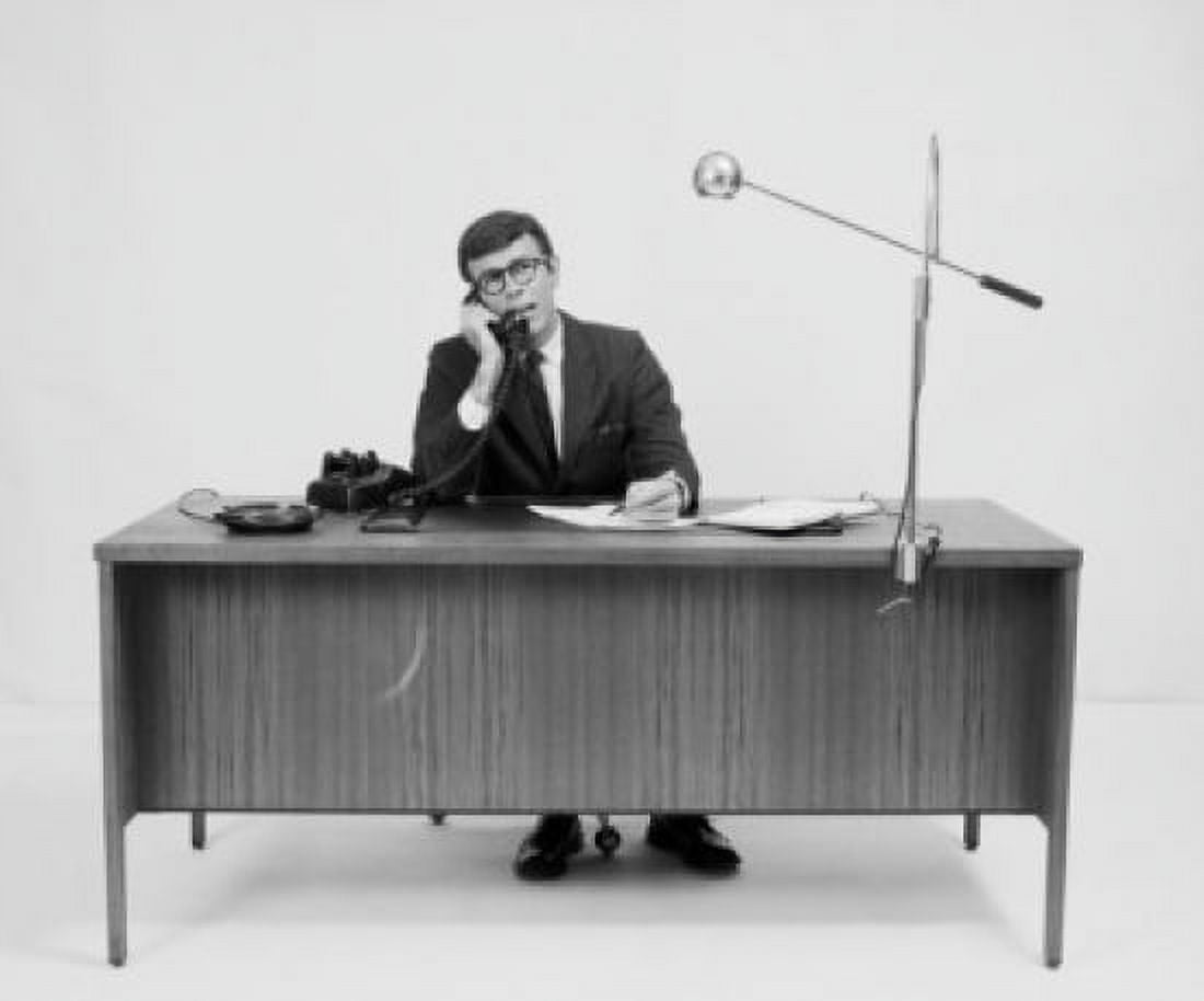 Businessman talking on the telephone in an office Canvas Art - (18 x 24)