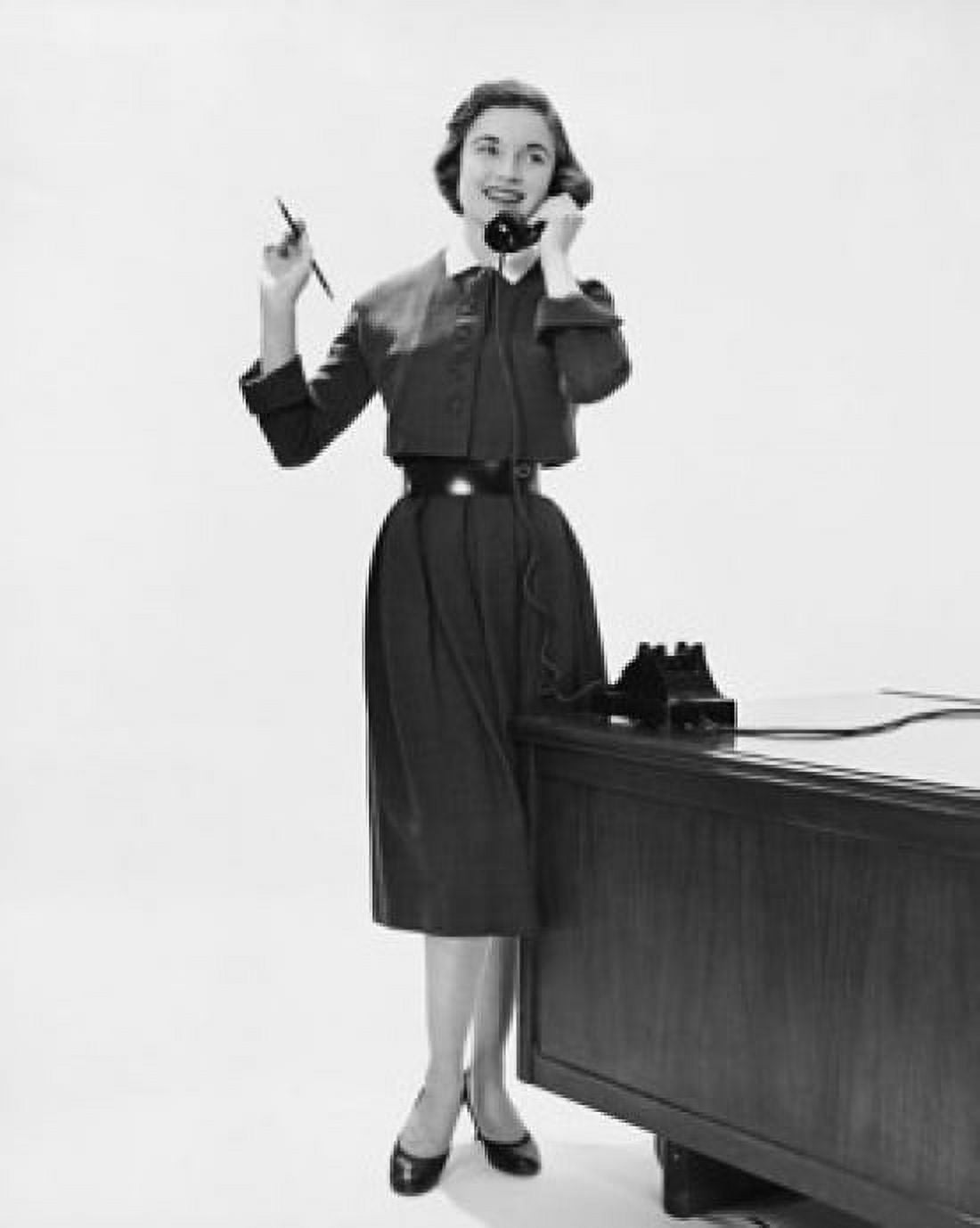 Businesswoman talking on the telephone and smiling Canvas Art - (18 x 24)