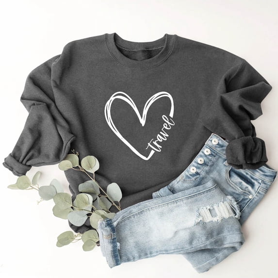Busydd Womens Fall Tops Fashion Love Heart Print Sweatshirt for Women Casual Comfy Loose Fleece Crewneck Long Sleeve Shirts for Women