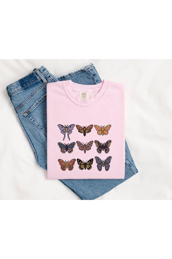 Butterfly Illustration Shirt Cottagecore Wildlife Gift Women Tribal Tee Butterfly T-Shirt Cottagecore Fan Primitive Tshirt Wildlife Graphic, Vintage Birthday Gift