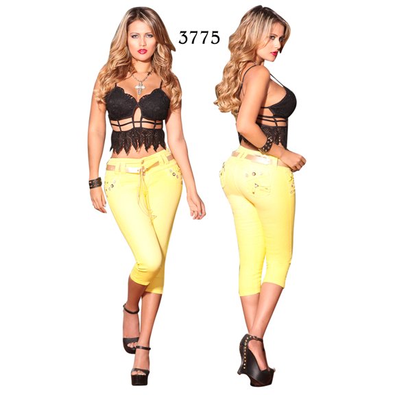 Buttlifting Colombian Capri Cokette