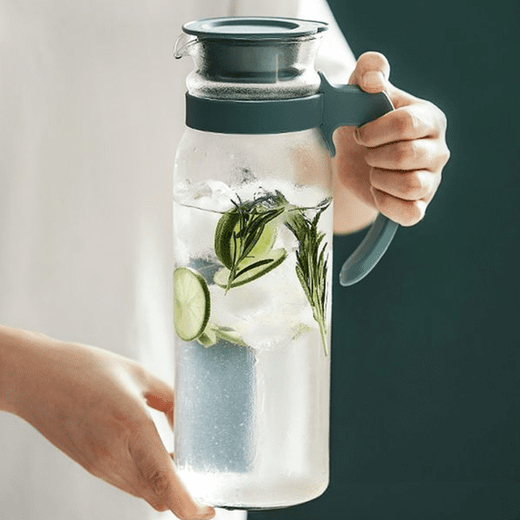 Bxaolu Glass Pitcher with Lid – Heat-Resistant Borosilicate Glass Jug, 1.4 L/47 oz with Handle & Spout – Perfect for Iced Tea, Juice, Hot & Cold Water (Green)