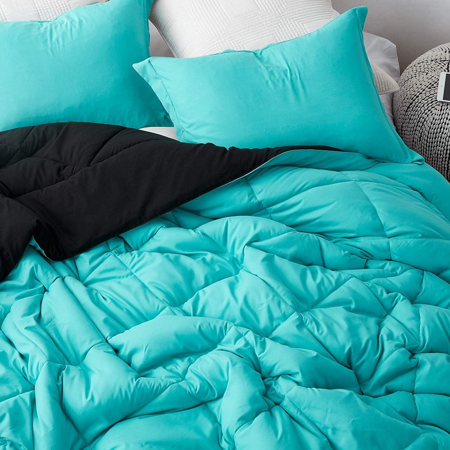 Byourbed Aqua/Black Oversized Reversible Comforter - Walmart Business  Supplies, image size:1500x1500