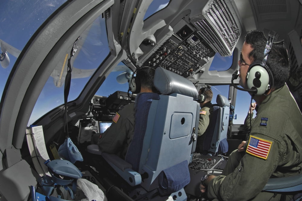 C-17 Globemaster III aircrew members practice aerial refueling Canvas Art - Stocktrek Images (34 x 23)