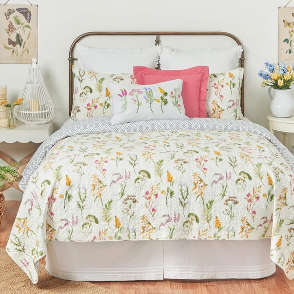 C&F Home Genevieve Floral King Cotton Quilt Set Reversible Machine Washable Bedding Spring Floral Flower Garden King 3 Piece Set White
