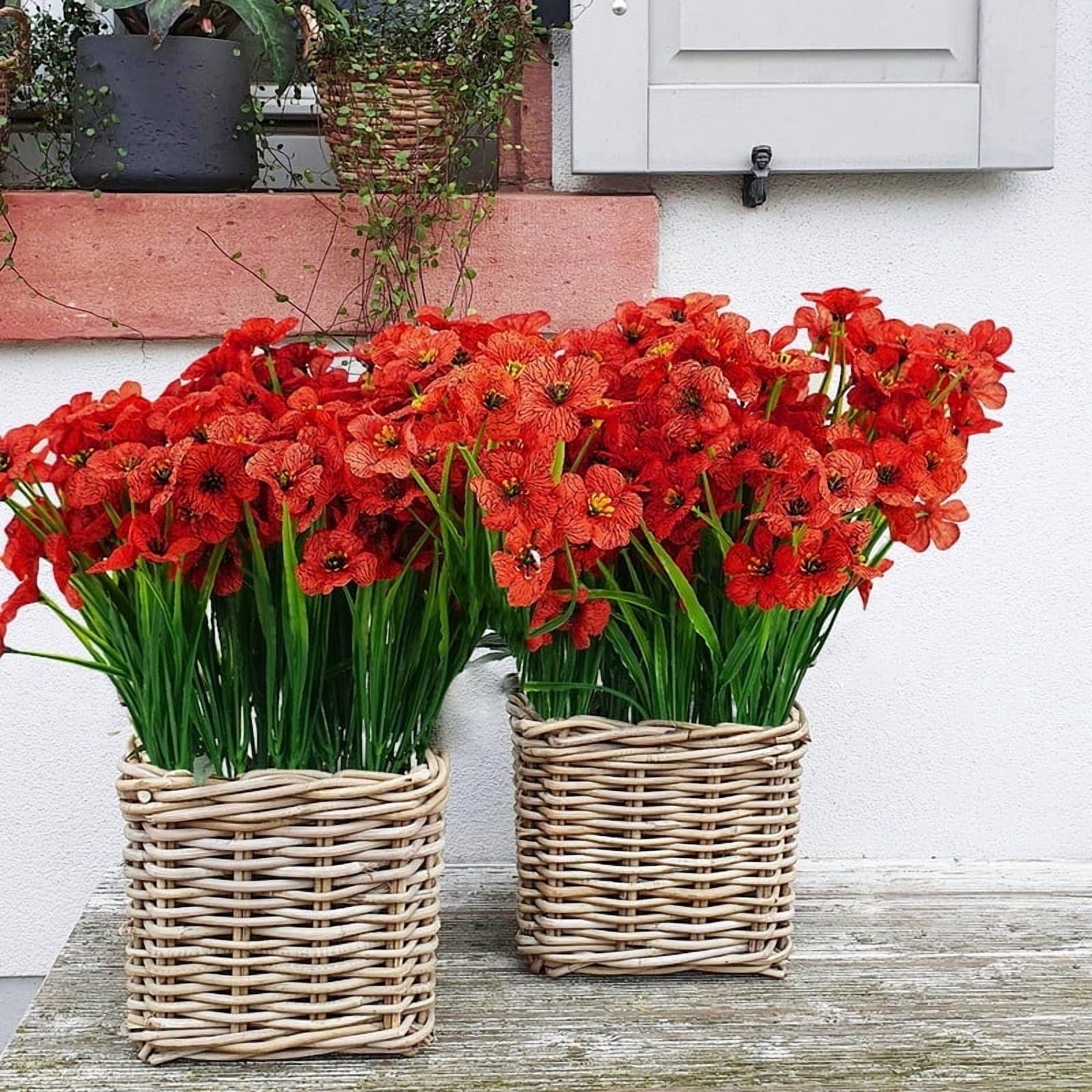 CADODIS 24 Bundles Artificial Flowers Outdoor No Fade Fake Plastic Flowers Outside Garden Porch Wedding Farmhouse Faux Plants Decoration Indoor Window Box Home Hanging Planters，RED