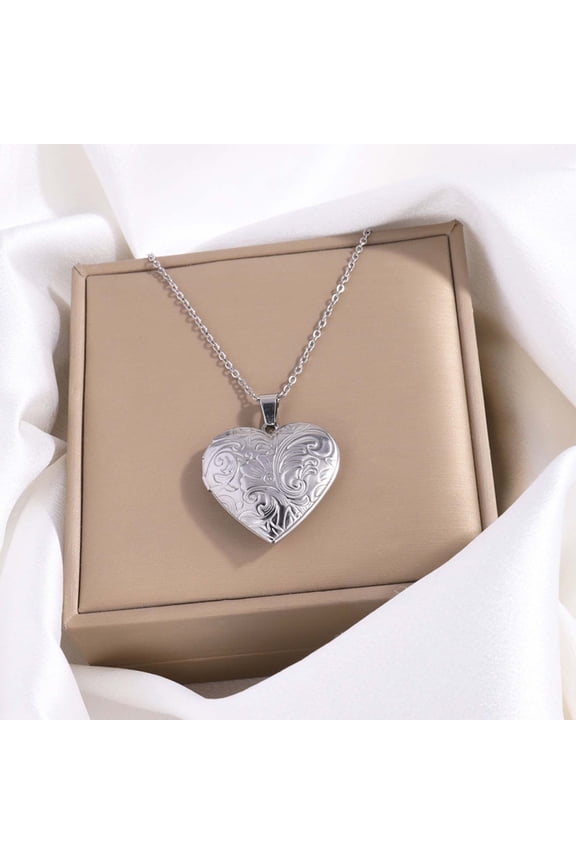 Heart Locket Necklace For Women Personalized Picture Vine Floral Engraved Mothers Day Valentines Gift Birthday Keepsake Photo Jewelry