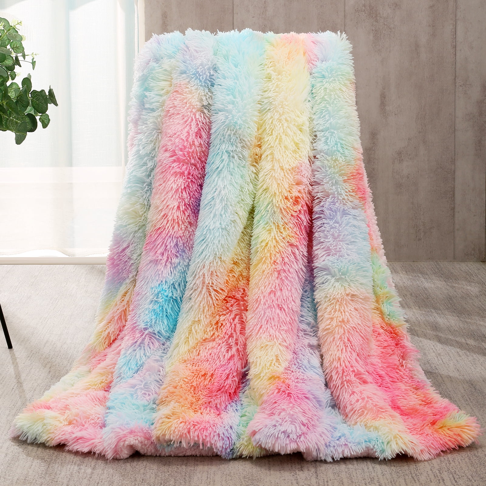 CASOFU Decorative Faux Fur Throw Blanket, Extra Soft Fuzzy Blanket for