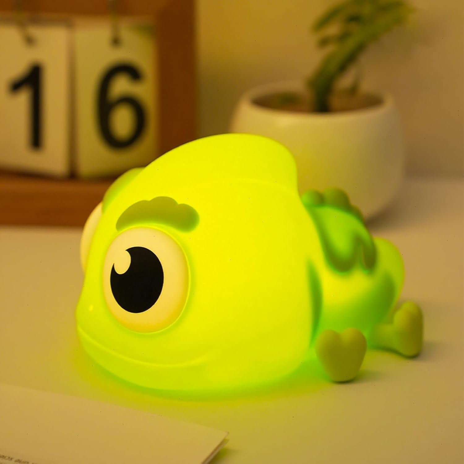 CATPAN Big Head Chameleon Night Light for Kids, Cute Green LED Lizard Light for Baby Nursery Gifts for Boys and Girls, 3 Level Tap Adjust Silicone Chameleon Lamp Rechargeable Kids Lamp with Timer
