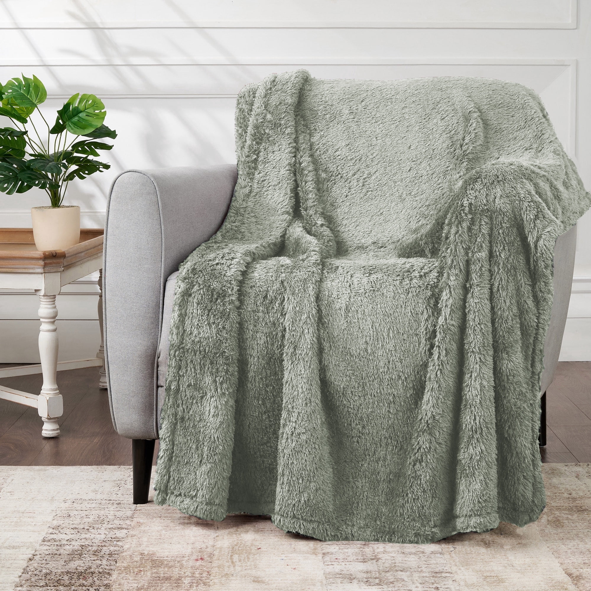 CBCHome Cozy Chenille Sherpa Throw Blanket - Soft, Plush, Fluffy Sofa and Bed Throw, Great Gift for Women, Teens - All Season Home Décor (Desert Sage, 50" x 60")