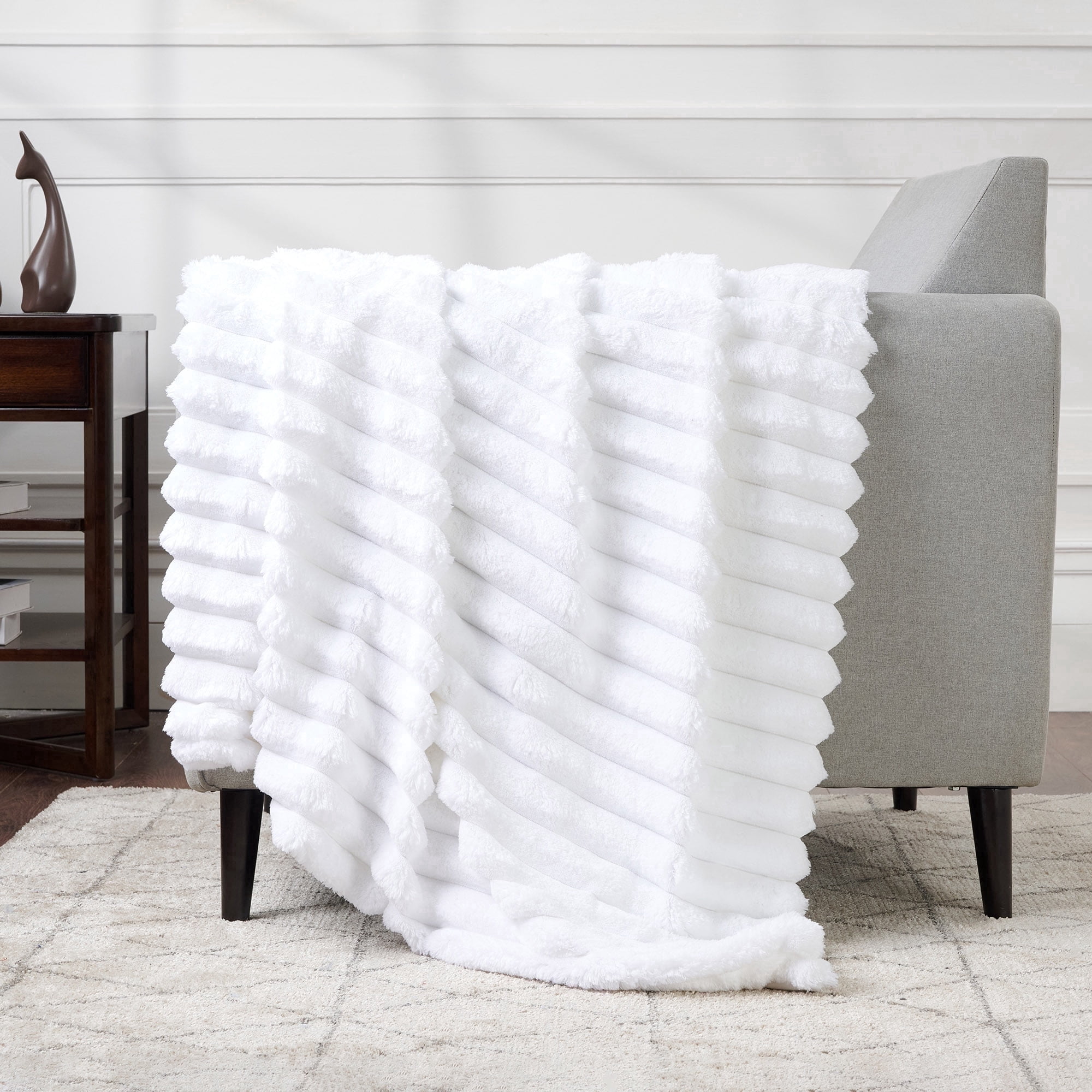 CBCHome Jumbo Plush Ribbed Twin Extra Long College Dorm Bed Blanket - Super Soft, Fluffy Back to School Essentials for Girls Guys Teens (Bright White, Twin/Twin XL 66"x90")