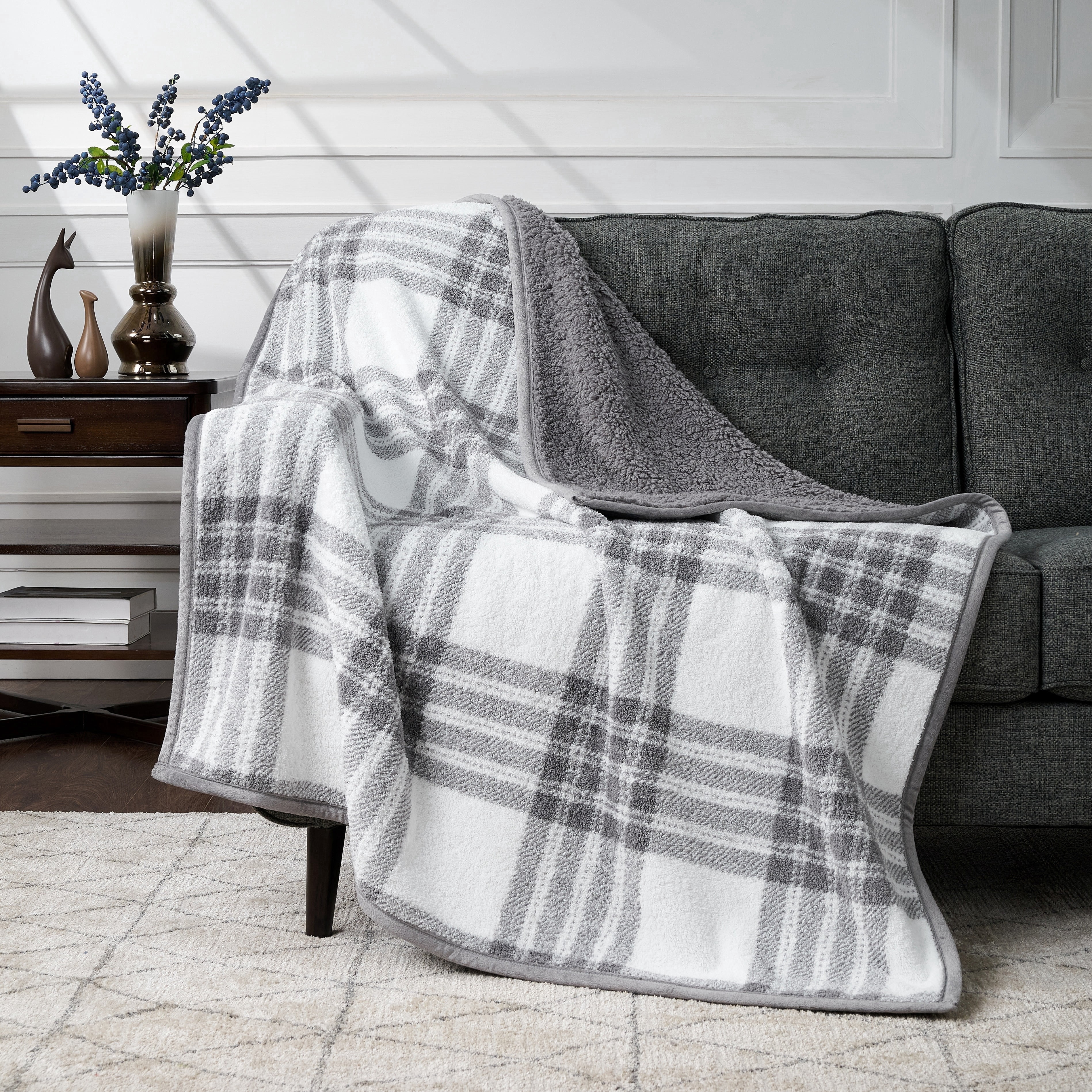 CBCHome Reversible Soft Sherpa Throw Blanket - Cute and Cozy Thick Throw for Couch, Warm Gifts for Women (Grey Plaid, 50" x60")