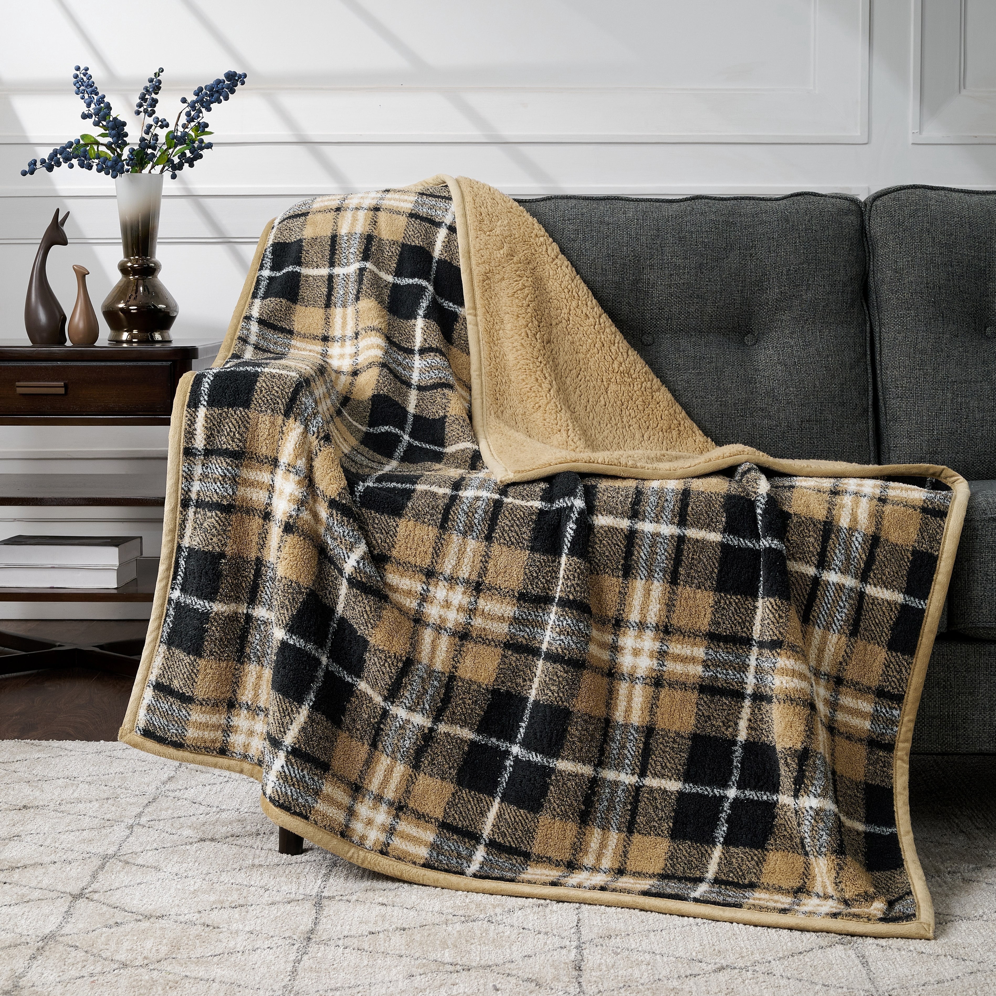 CBCHome Reversible Soft Sherpa Throw Blanket - Cute and Cozy Thick Throw for Couch, Warm Gifts for Women (Tan And Black Plaid, 50" x60")