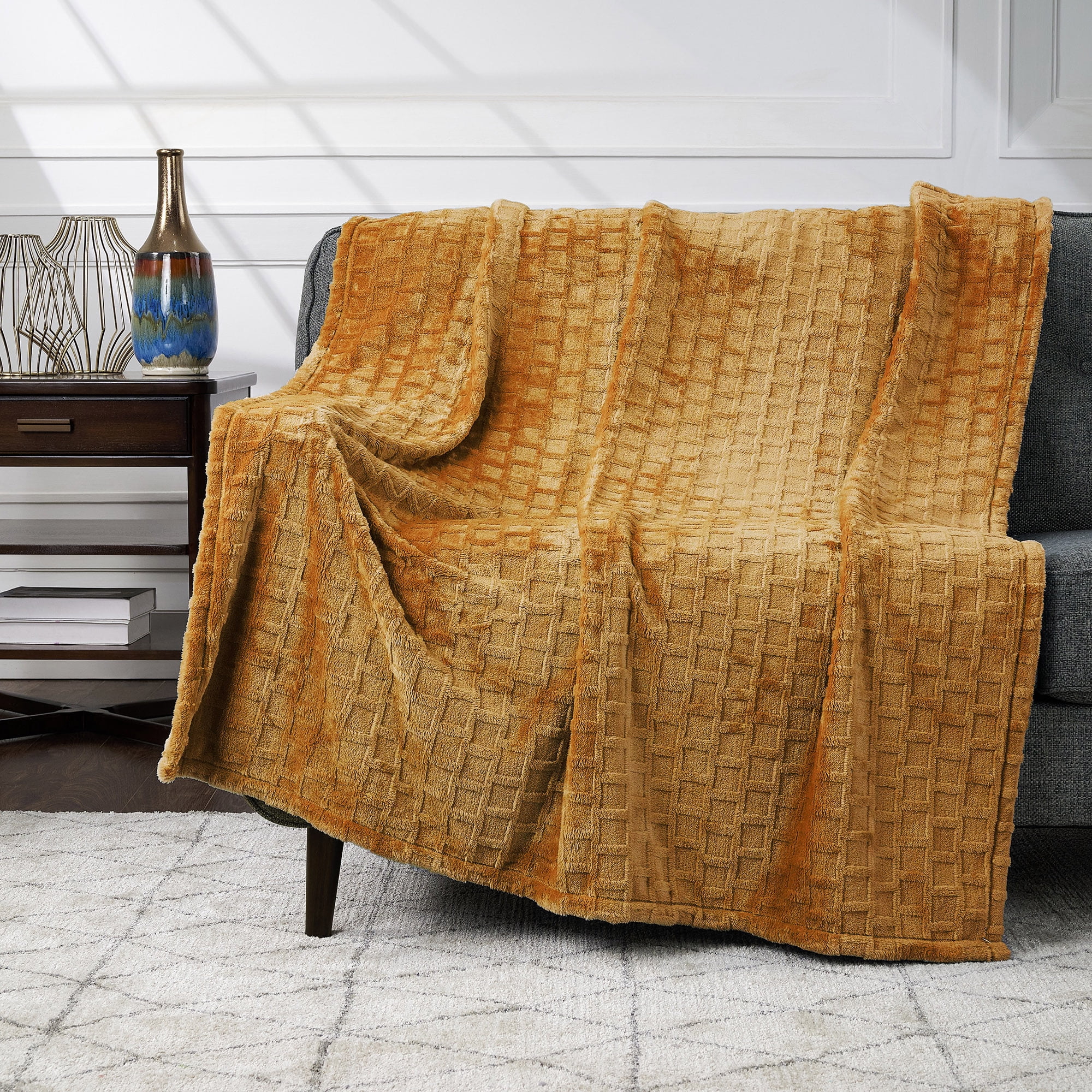 CBCHome Velvet Plush Jacquard Tile Throw Blanket for Couch - Buttery Soft, Cozy Throw, Cute Gifts for Women (Amber Gold, 50" x 60")