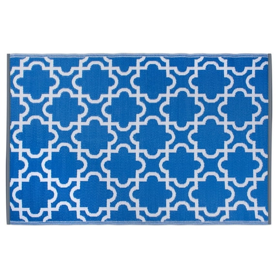 CC Home Furnishings 48" x 72" Blue and White Lattice Pattern Outdoor Patio Rectangular Area Throw