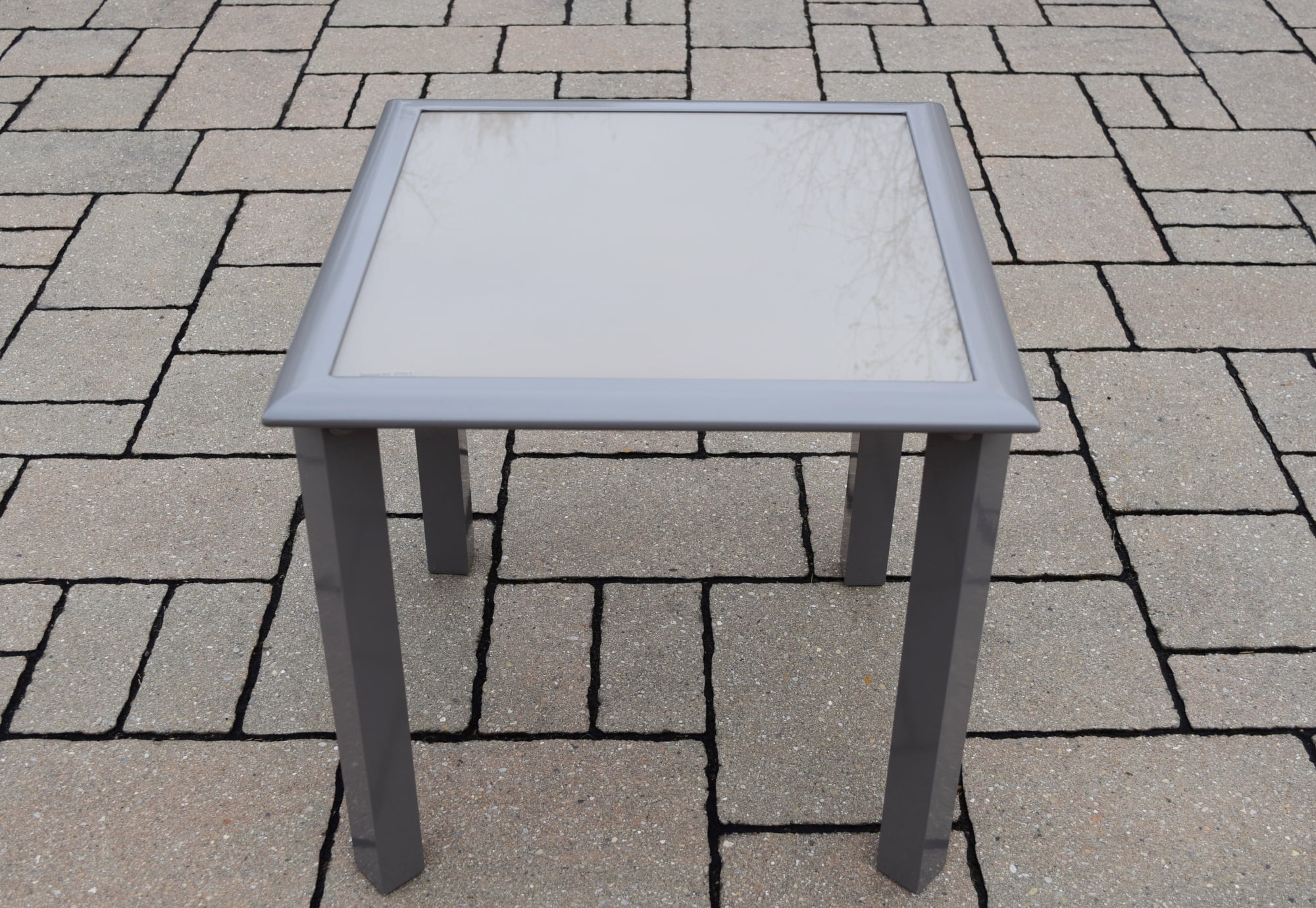 18" Sand-Colored Chic Outdoor Glass-Top Aluminum Side Table