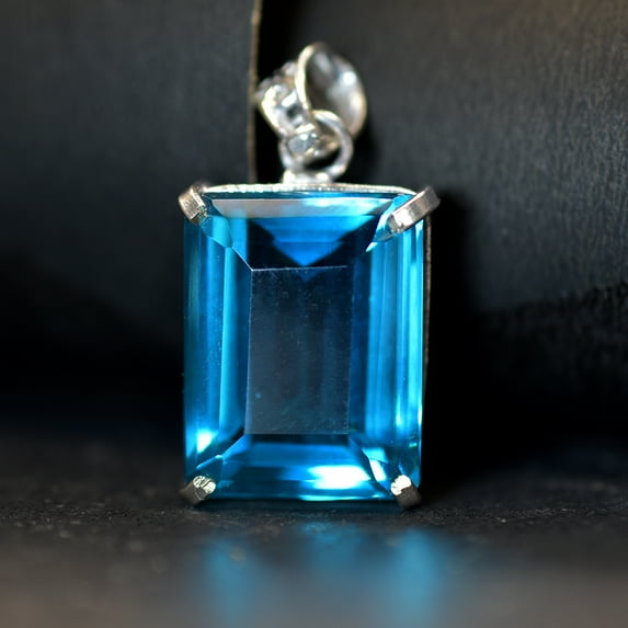 CERTIFIED Blue Sapphire Pendant 925 Sterling Silver Natural Emerald stone 58 Ct