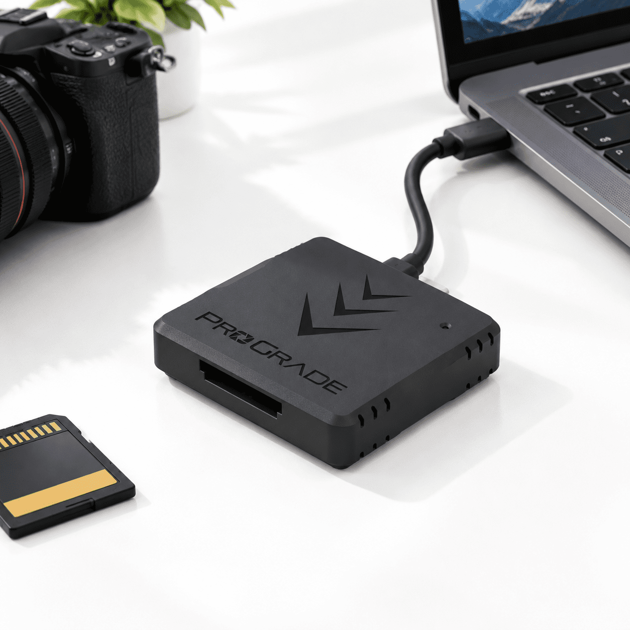 CFexpress Type A Mobile Card Reader, USB 3.2 Gen 2, Compact Design ...