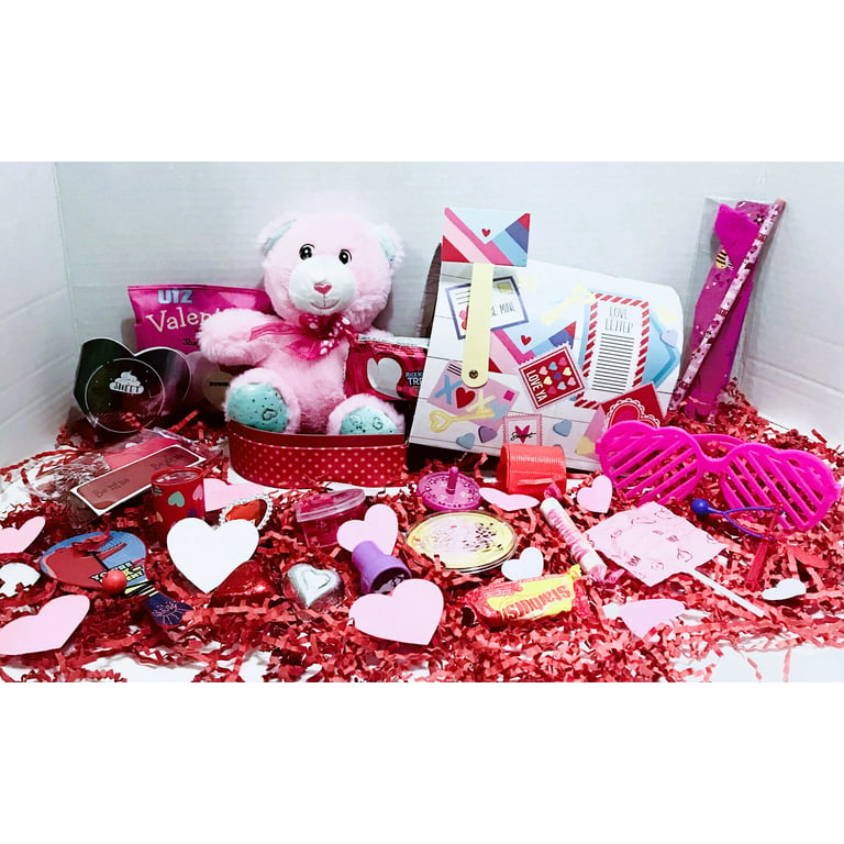 12 DIY Valentine's Day Gifts You Can Make With Love And Care - Society19   Homemade gift baskets, Valentines day chocolates, Valentine's day gift  baskets
