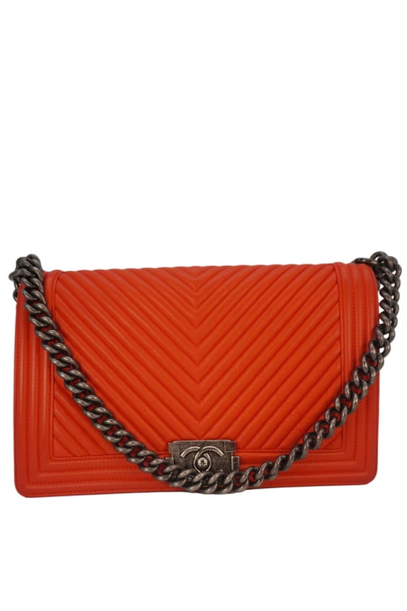 Pre-Owned CHANEL Boy Flap Chevron Quilted Shoulder Bag Red