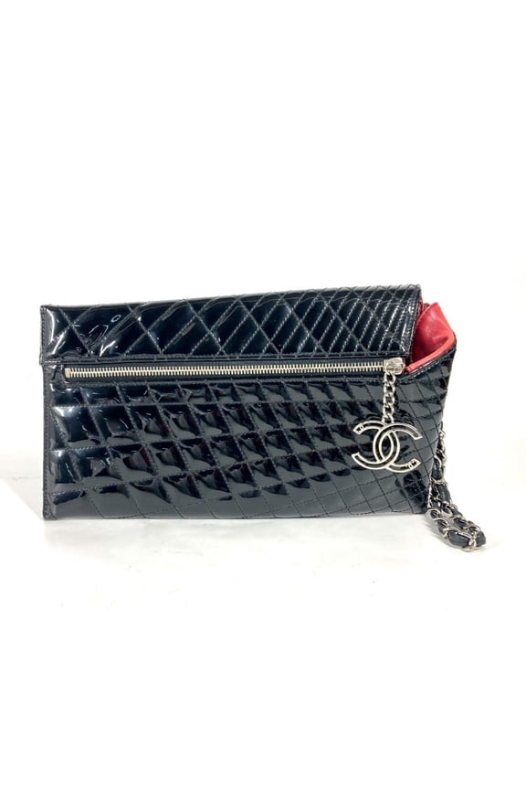 Pre-Owned CHANEL Chanel Chain Strap CC Coco Mark Logo Quilted Bag Pouch Clutch Patent Leather...
