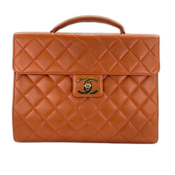 Pre-Owned CHANEL Matelass handbag, orange