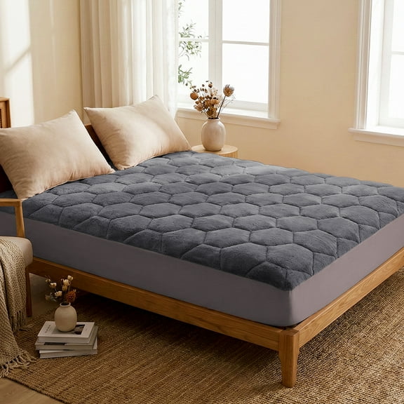 CHARRYARN Faux Rabbit Fur Mattress Pad Protector Soft and Thick Quilted Design Non-Slip Envelope-Style Fitted Sheet Winter Warmth Edition-39*75*20in