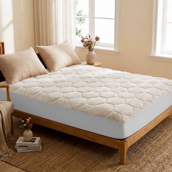 CHARRYARN Faux Rabbit Fur Mattress Pad Protector Soft and Thick Quilted Design Non-Slip Envelope-Style Fitted Sheet Winter Warmth Edition-54*75*20