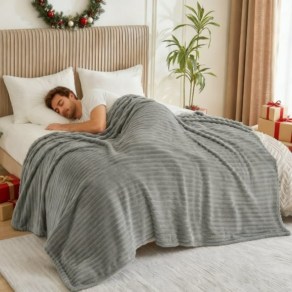 CHERAISA Flannel Blanket for Couch,300GSM Plush Fuzzy Cozy Soft Thick Oversized Throw Blanket Blankets for Bed,60"x80",Gray