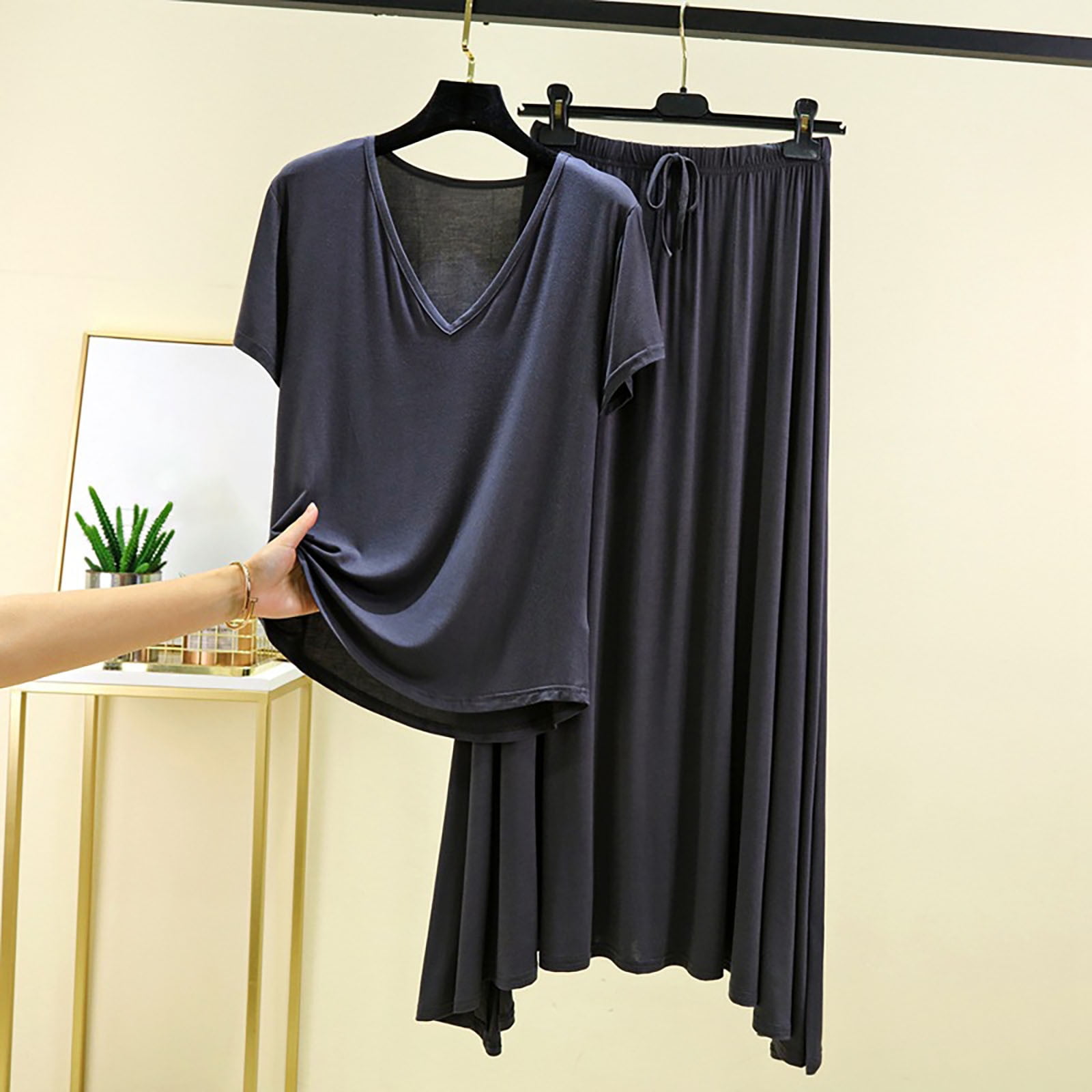 Sweet Style Women’s Two-Piece Set – V-Neck Top & Slimming Skirt Suit main image 1
