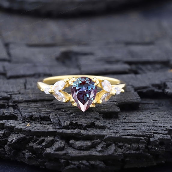 CHIRAGEMSJEWEL 7X5MM / 1.5 Ct Pear Shape Alexandrite Wedding Ring - Marquise & Round Cut Diamond Cluster Ring Gift for Girlfriend