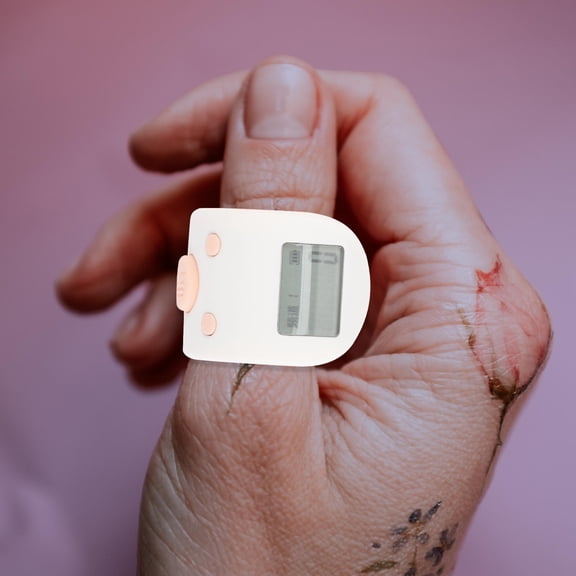 CIMAXIC Silicone Digital Finger Counter with Clear Screen for Running Knitting and Training