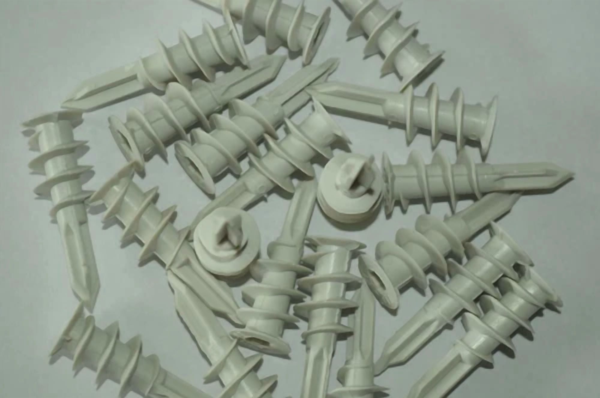CIRCLE- (50-Pack) Self Drill Twist 55 Lbs. Medium Duty Drywall Anchors For #8-12 Screws