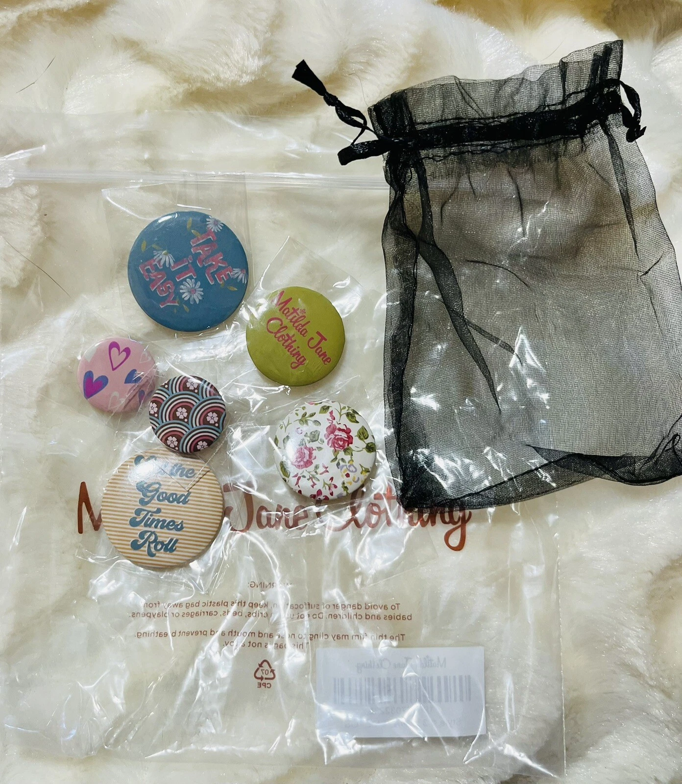 CIRCLE- Matilda, Jane Clothing, Set Six Button Pins New