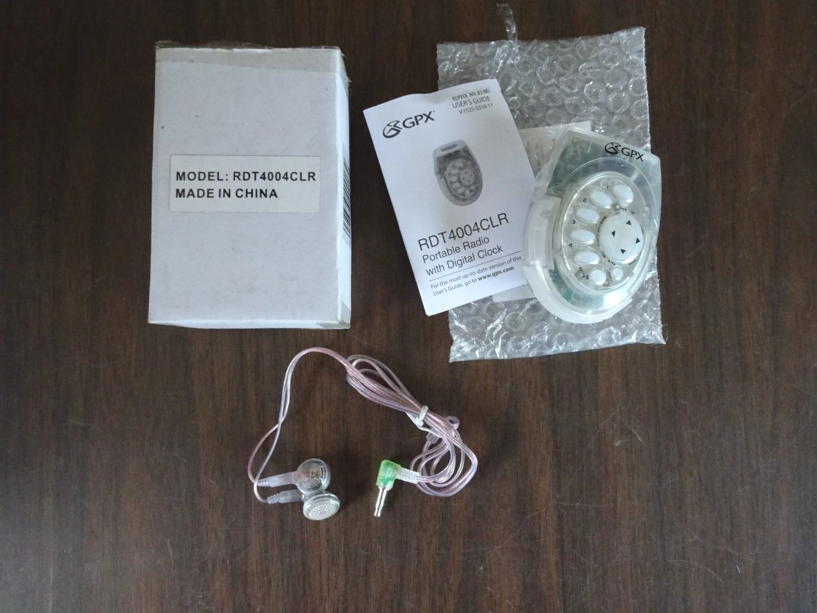 CIRCLE- New GPX RDT4004CLR Portable Radio with Digital Clock w ...