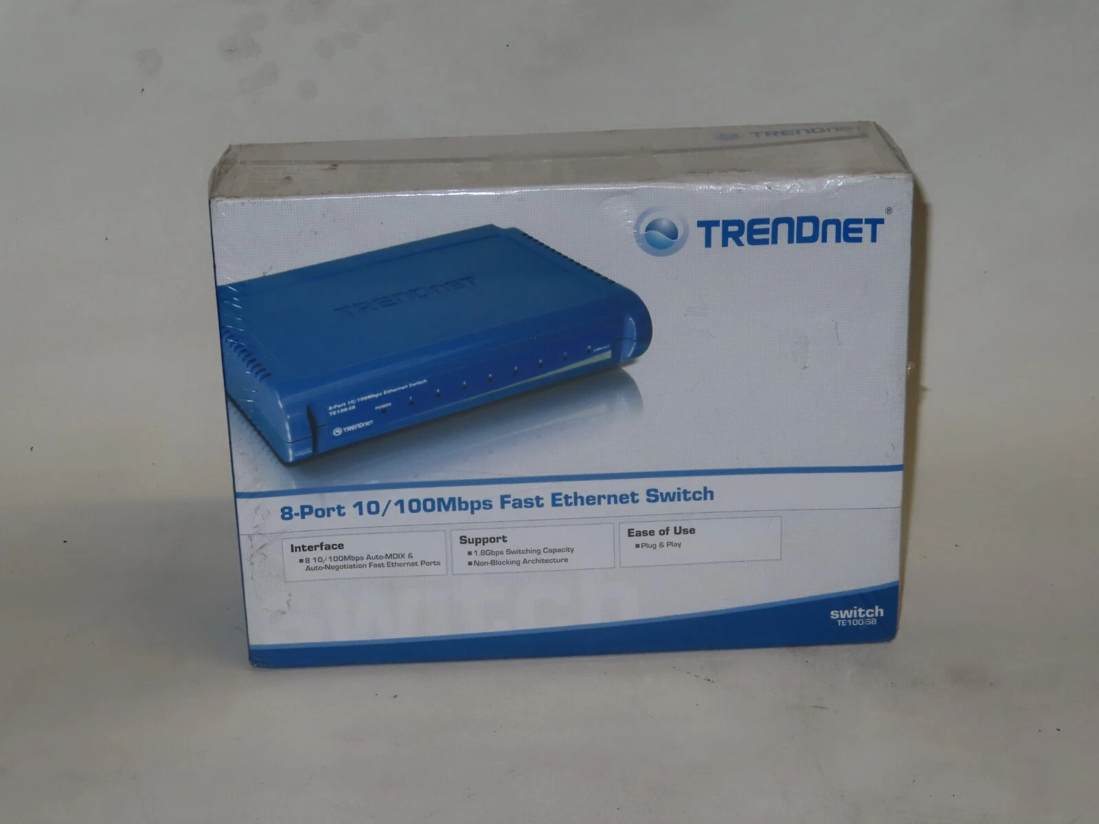 CIRCLE- New In Box Trendnet 8-Port 10/100Mbps Fast Ethernet Switch Te100-S8