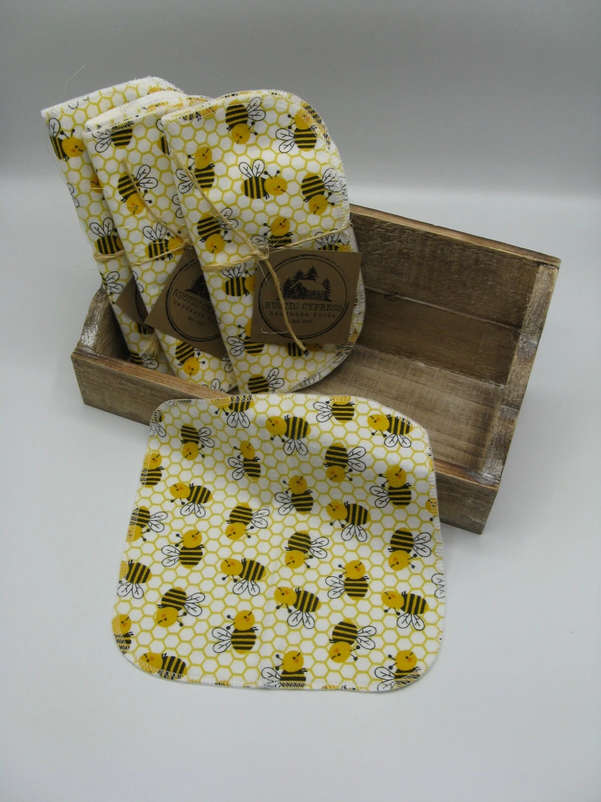 CIRCLE- New Napkins 10 Reuseable Baby Wipes Flannel Cloth Honeycomb Bees Bumble Honey
